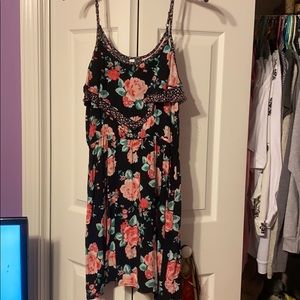 Floral dress with pockets!